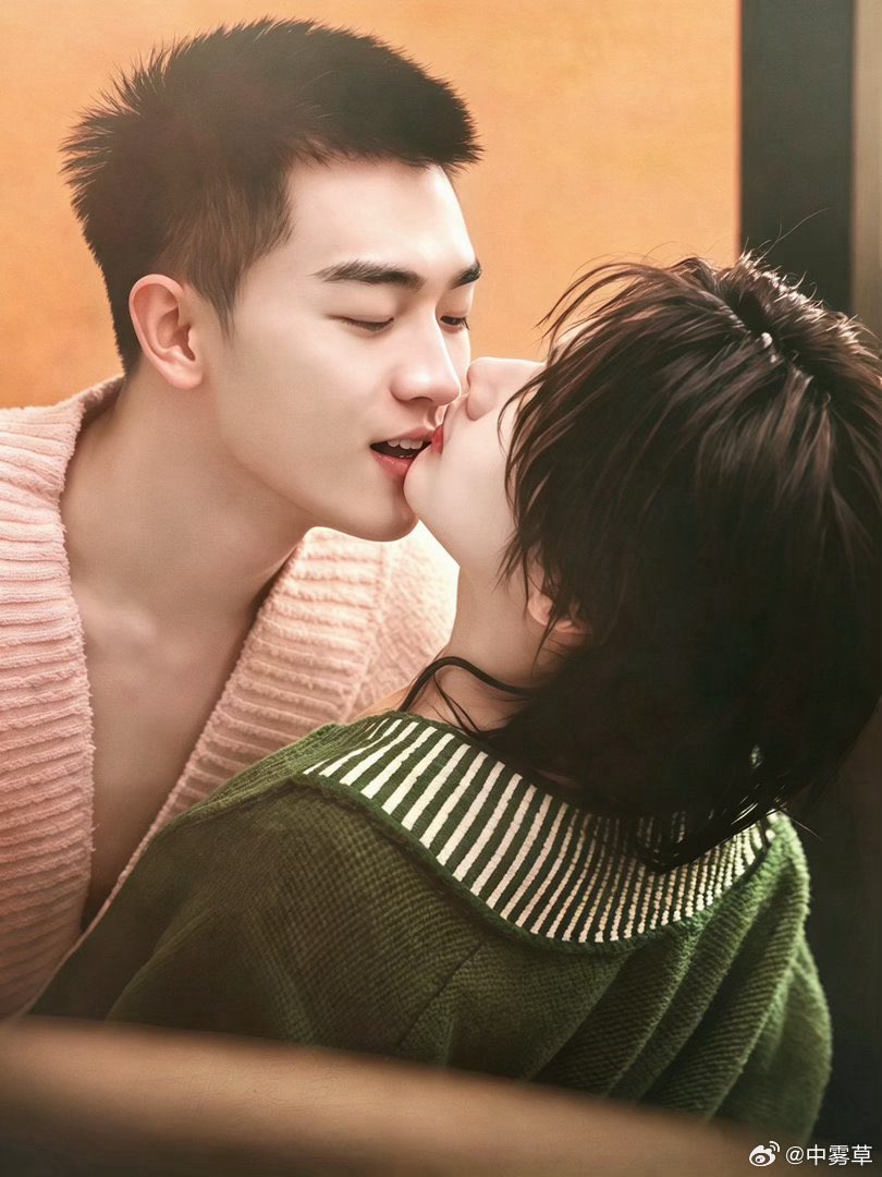NungNuPu's tweet photo. บันได ก็ไม่รอดนะ กะคู่นี้ 🤣 

 #LiuJingYu #XiongYiWen #AWinterSunWakestheWindinSpringHillsDream https://t.co/nmDq0s9PNh