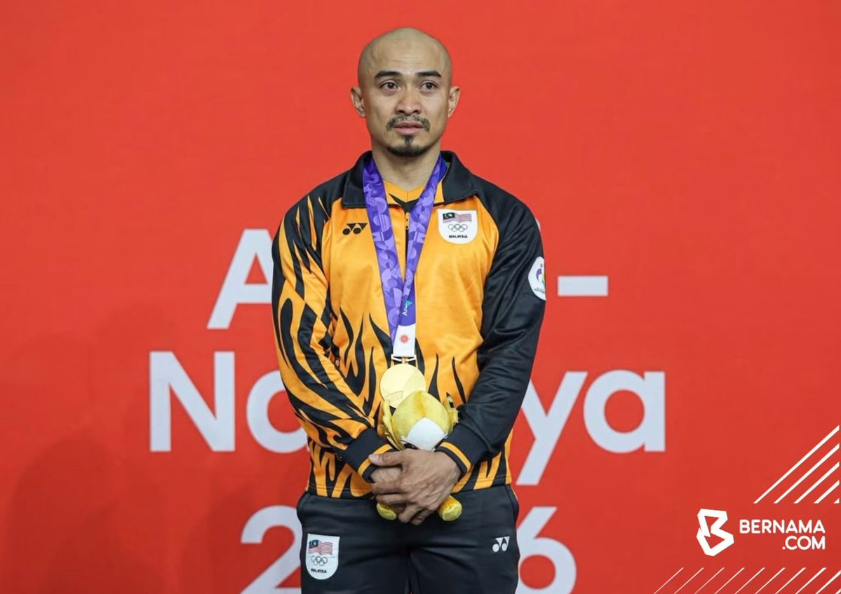 AzizulAWANG's tweet photo. [1/3]
Alhamdulillah 

38 tahun di penampilan Sukan Asia terakhir. Dan saya akhirinya dengan kejayaan pingat EMAS🥇

Terlalu banyak pengorbanan, jatuh bangun dan liku-liku sepanjang perjalanan ini. https://t.co/zW6A4zf0K3