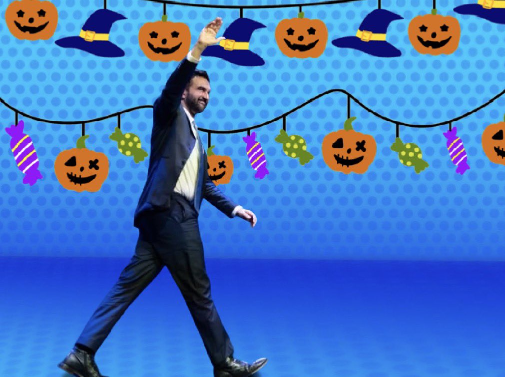ChairmanZohh's tweet photo. I need YOUR suggestions for my Halloween costume this year! https://t.co/6gIbjNybDt