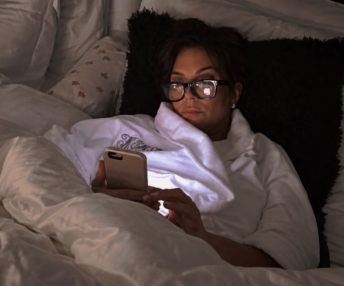 LokitaBeLLaaa's tweet photo. Me in bed adding stuff to my cart like I’m actually gon’ buy it🥴… https://t.co/4dXGWEDUO6