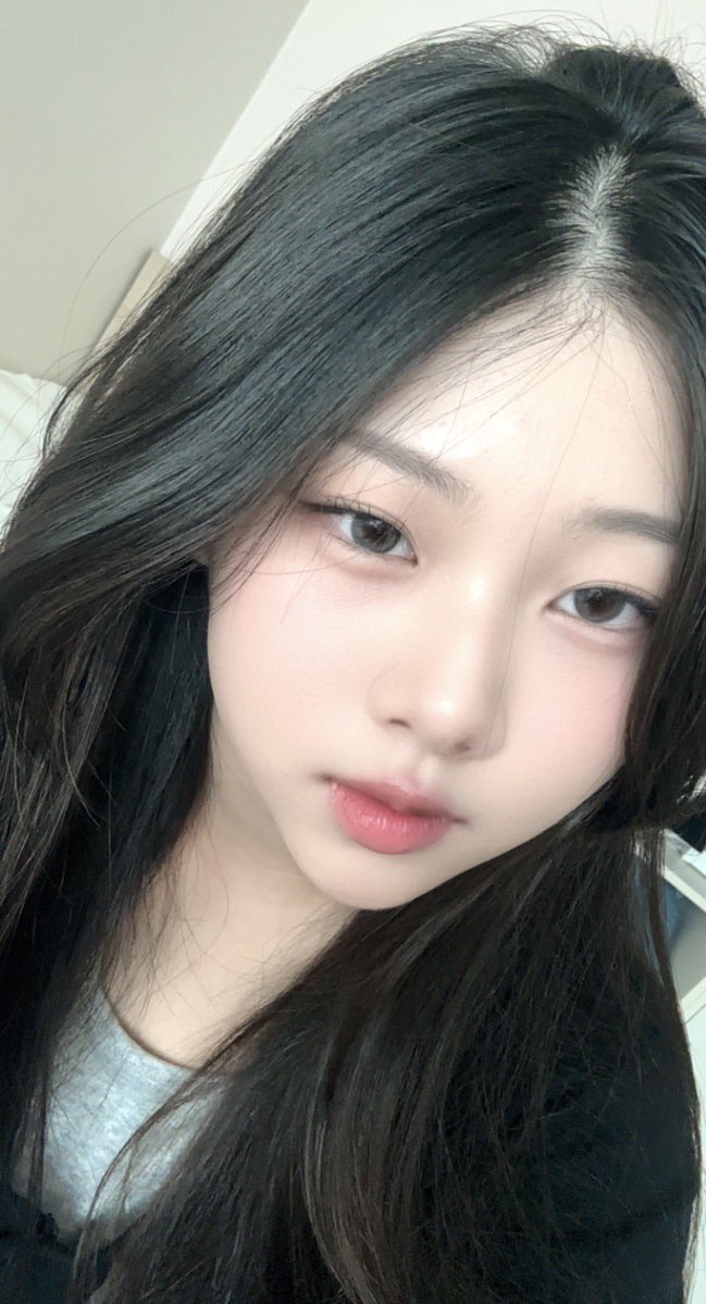 Fl_xx0's tweet photo. 오랜만입니더….😍
그레이렌즈를꼈오유 https://t.co/RF56YSECRI