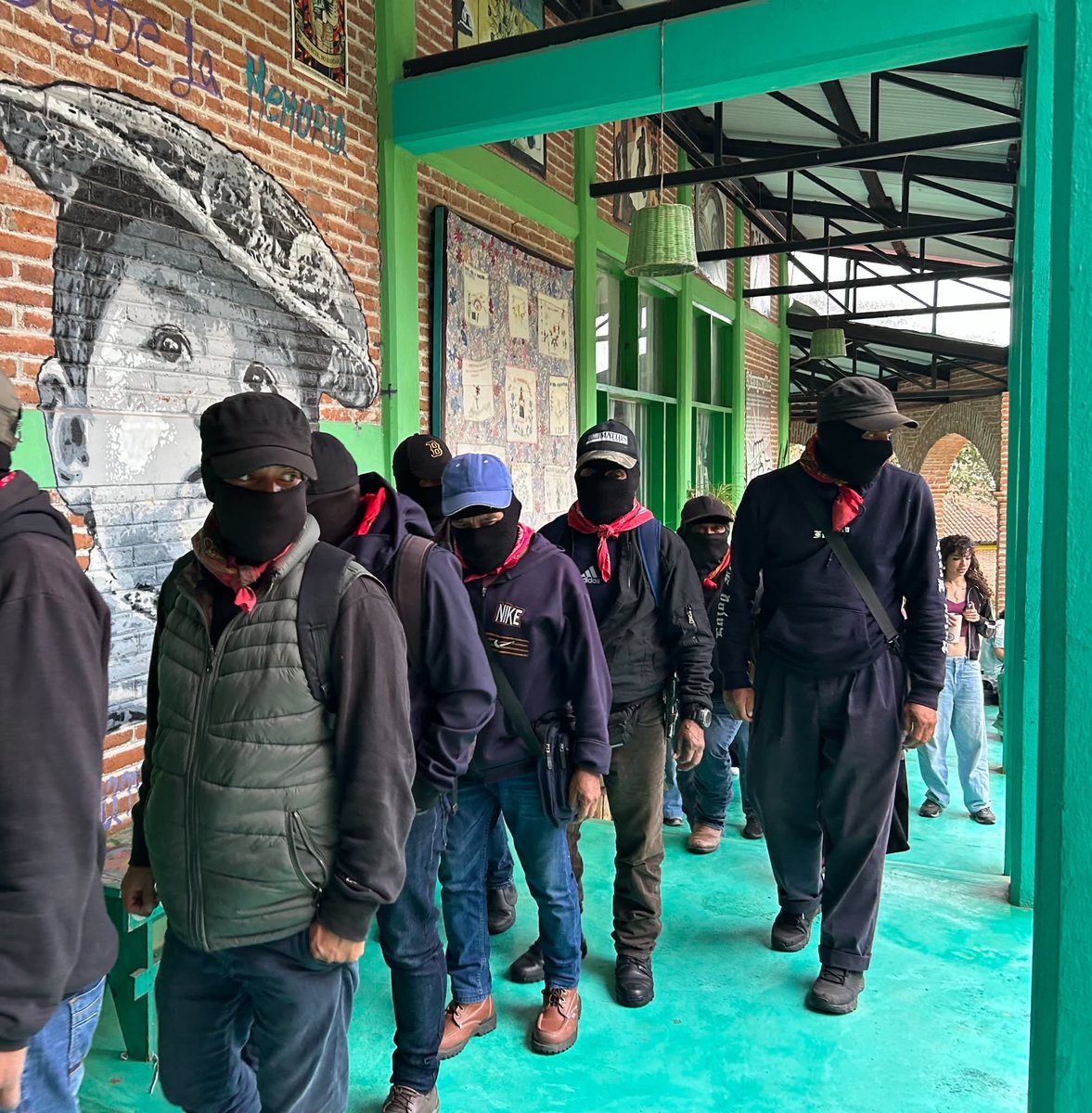radiopozol's tweet photo. El Espacio de Conciencia y Memoria invita al conversatorio: 
Gira por la vida, capítulo México: Encuentro con Madres Buscadoras

Con la participación de:
-Comisión Sexta Zapatista
-Palabras de madres buscadoras
-Carla Zamora Lomelí
-Luis Hernández Navarro

https://t.co/g3HMN92aMh https://t.co/vFo1y4gvad