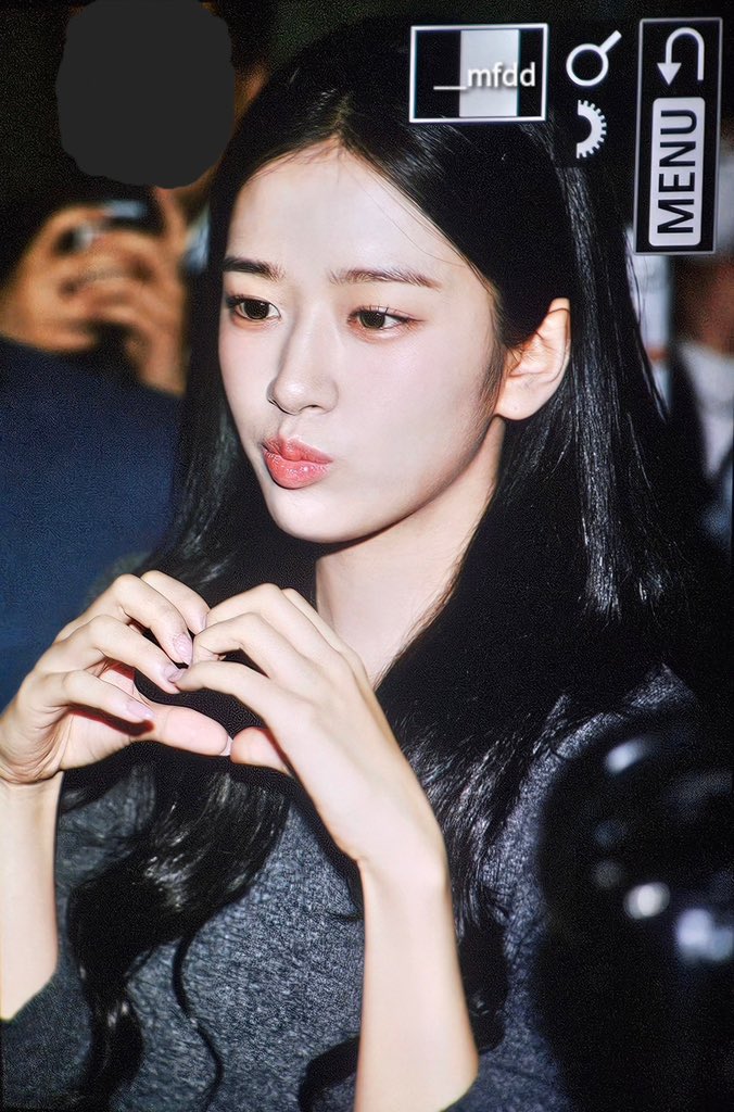 ydysggy's tweet photo. 아직 쇼가 시작 안 했는데 안유진의 파리 패션위크 소식에 벌써 마음이 설레요

YUJIN VERS PARIS
#YUJINgoestoPFW 
#ANYUJIN 
#LacosteSS27 https://t.co/cmd6GiTg2d
