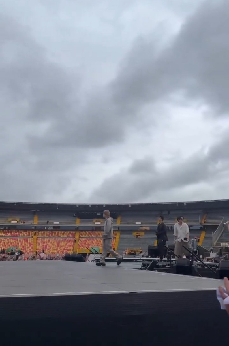 AnggrekKhaty's tweet photo. BTS ARIRANG WORLD TOUR KOLOMBIA https://t.co/RDajwkXKTy