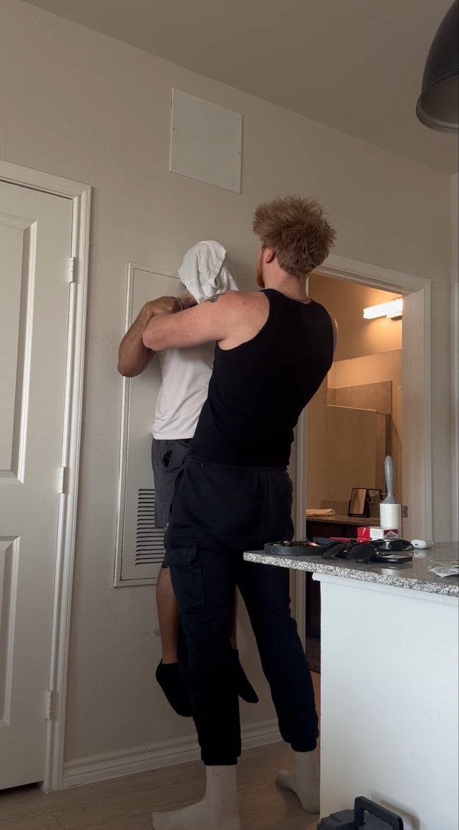 master_west99's tweet photo. taking whatever  i want because fuck you pig https://t.co/9JOHoQ6Ekx
