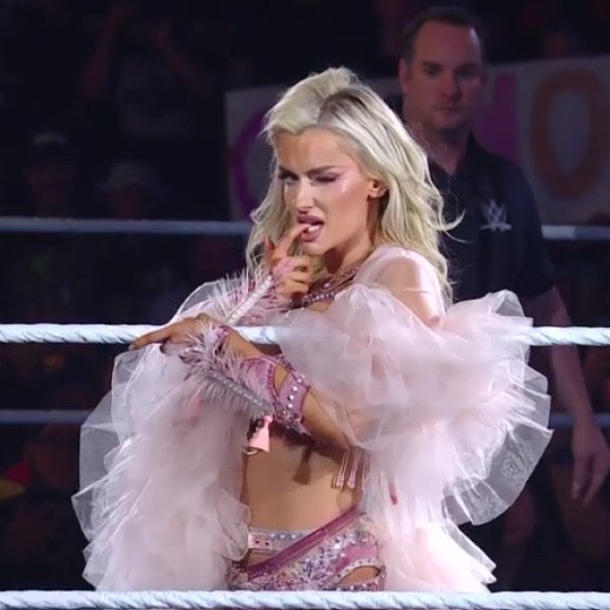 meloismone's tweet photo. she looks fucking incredible WOW https://t.co/q5aM9MV2MC
