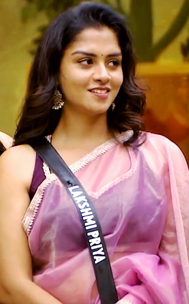 michaelarun_m's tweet photo. #BiggBossTamil10

#WCs will enter soon… Hope if they start a game against #LakshmiPriya, she takes them on the same way she took on #WC #Anandhi earlier... 🔥

Meanwhile, #Shathiga has already started vanishing from the main game and is slowly moving towards the romantic-angle track... Let’s see whether she breaks out of it or succumbs to it... If she does, then #Mukesh is a great gamer for using such a strong weapon against #Shathiga to change her path into his... So sorry for #Shathiga supporters for now... 😷

The #Men group will continue... Now so openly they are doing it... We can see it against #Dhanya by supporting #Javeed

Most of the #LakshmiPriya haters are roaming clueless about whom to back this season... Hope they can at least find someone among the #WCs..! 😁
