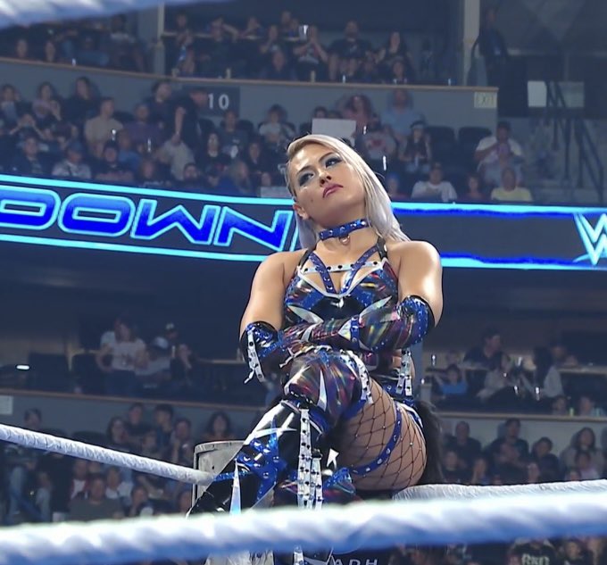 FadeAwayMedia's tweet photo. Giulia is FED up with Blake Monroe 😂

REAL HATE. 

#Smackdown https://t.co/85Si3VcRlf