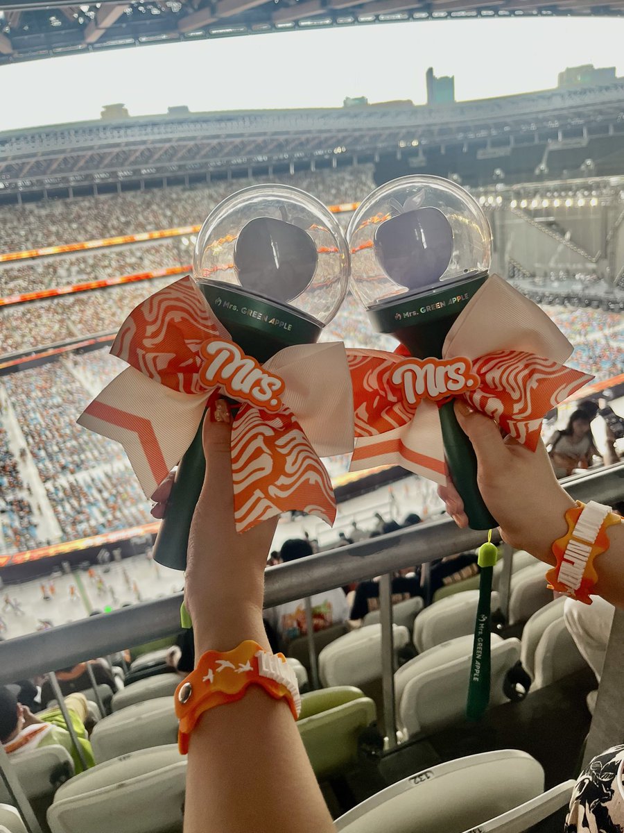 ku_chimachan's tweet photo. 🏷️Tag🍏
低浮上ですが、ミセス好きの方と繋がれたら嬉しいです( ˙˘˙ )
個別推しなく、3人でわちゃわちゃやってる姿見てるのが好き派のゆるっと推してる社会人🙋🏻‍♀️

無言フォローも大歓迎です！

#MrsGREENAPPLE
#ミセス好きと繋がりたい
#JAMSと繋がりたい https://t.co/cohi3cXBox