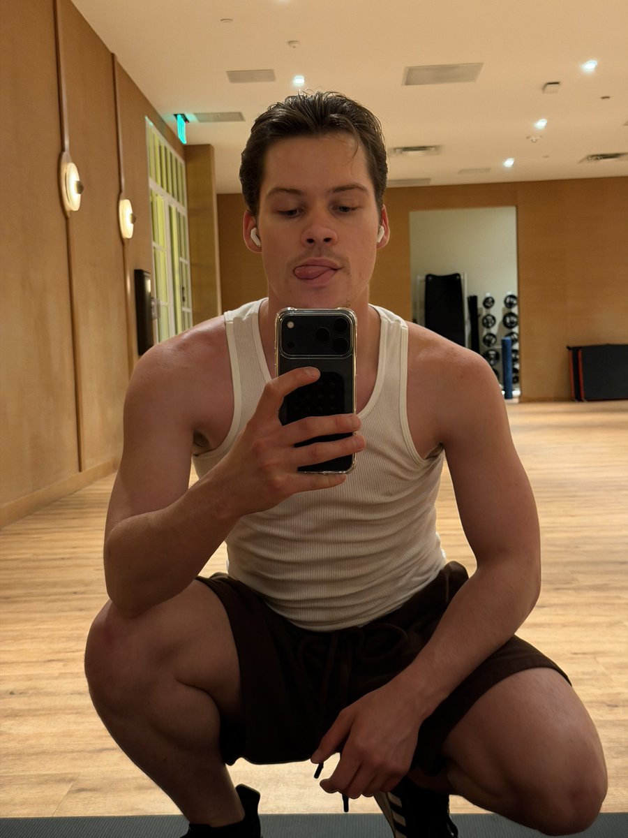 iamjacobewing's tweet photo. if you can’t take it then get back #mlm #gay https://t.co/GnfnsJ0zGo