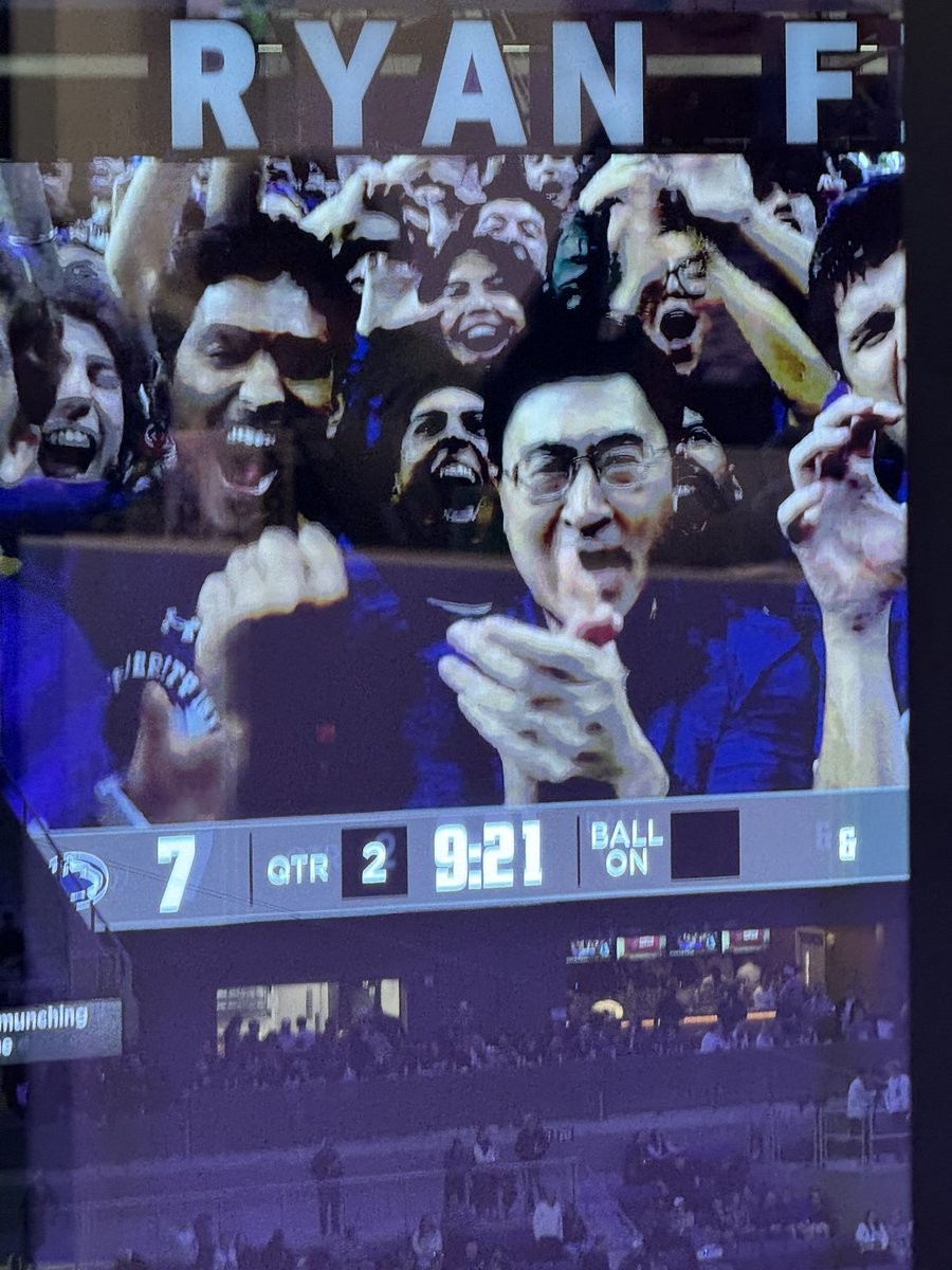 kamran_nia's tweet photo. Northwestern’s president in the student section:

“Mung in the mix.” https://t.co/q1U4UCrWZK