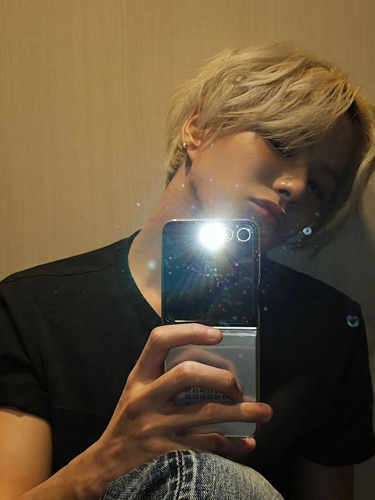sawruru's tweet photo. dear blonde jaehyuk i’m still talk abt how fire are u https://t.co/oCSKI9yiit