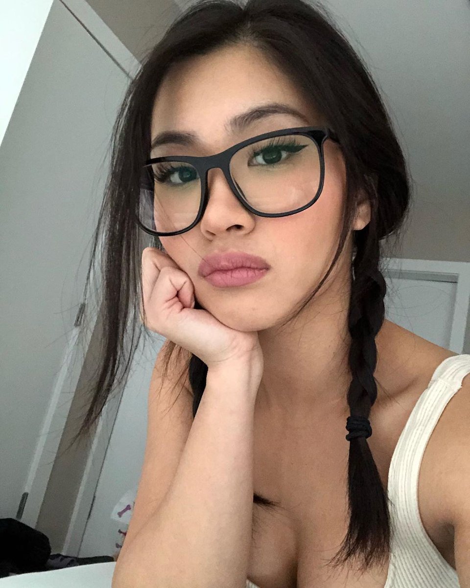 Only_AsianWomen's tweet photo. Want A Flirty Chat With A Single Asian Beauty? π¬π https://t.co/U5n1ydBDwE Start Now #asiangirl #asianbabes https://t.co/r0wuNZmqhF