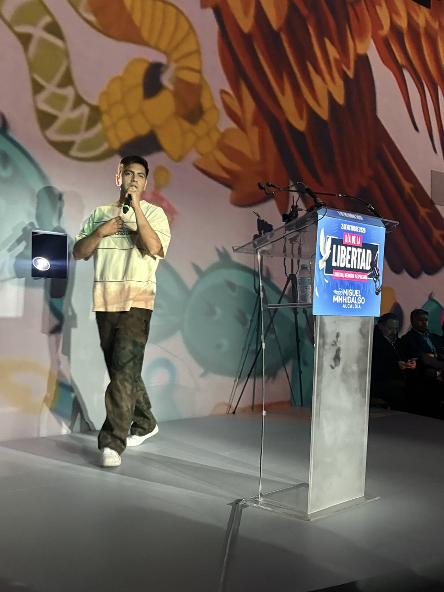 Mzavalagc's tweet photo. Me dio mucho gusto acompañar a @mauriciotabe en el Día de la Libertad.  Escuchamos la conferencia de @LuisCardenasMx , cantamos con Bitrio Smoke y celebramos a los ganadores del premio “Expresiones de Libertad”. ¡ Gracias ! https://t.co/WIdXBq3mJl