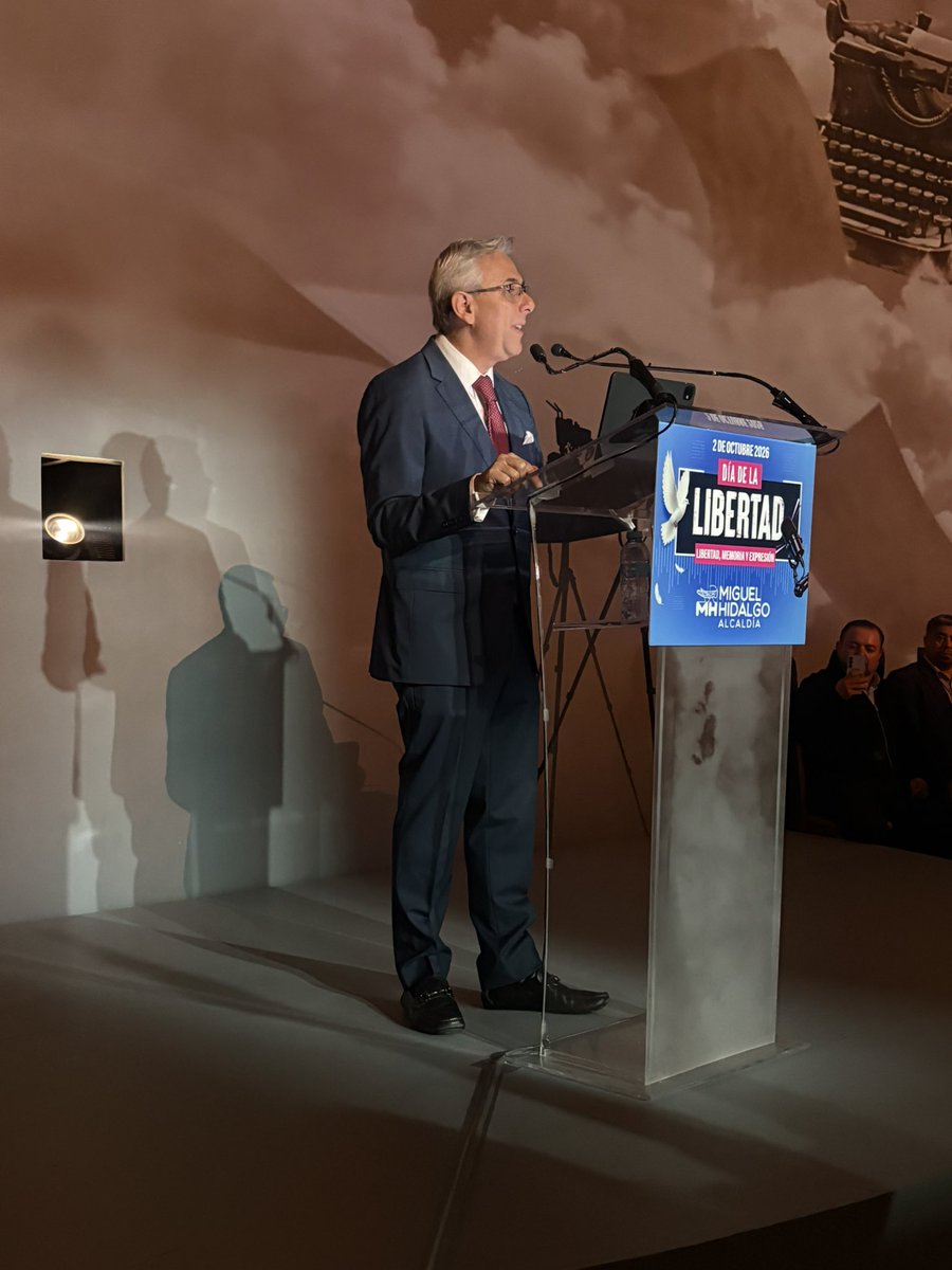 Mzavalagc's tweet photo. Me dio mucho gusto acompañar a @mauriciotabe en el Día de la Libertad.  Escuchamos la conferencia de @LuisCardenasMx , cantamos con Bitrio Smoke y celebramos a los ganadores del premio “Expresiones de Libertad”. ¡ Gracias ! https://t.co/WIdXBq3mJl