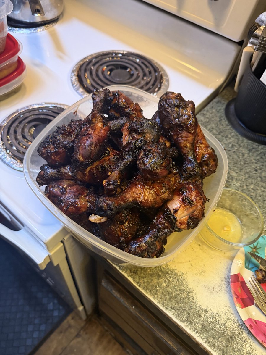 Jamod3vg's tweet photo. Uncle Jamo‘s triple barbecue legs https://t.co/daZ6zRygZn
