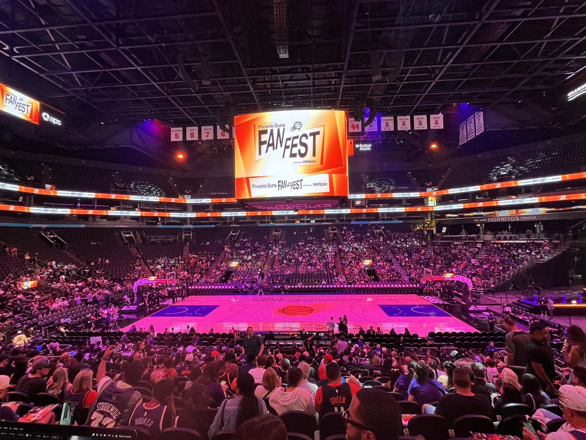 Thomas_Bonvehi's tweet photo. Fans showing up in droves.

@sportscronkite https://t.co/JeDqOmBCyr
