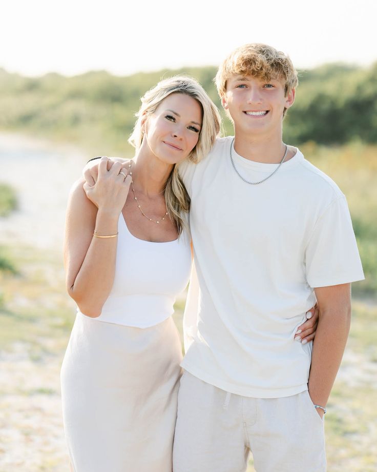 QueensWhiteRose's tweet photo. My loving son I'll always be there for you! Mama loves you!! :3 https://t.co/QeGuEWADu1
