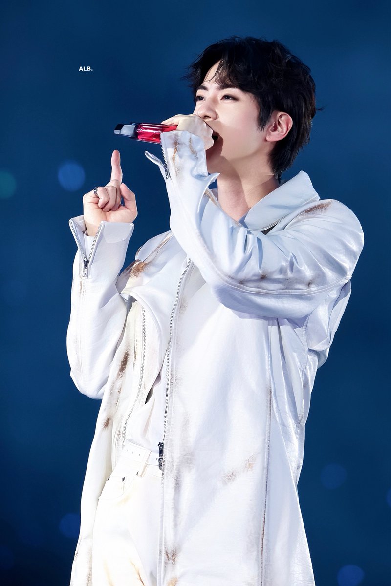ALittleBraver92's tweet photo. 261002 Bogota 

#방탄소년단진 #김석진 #석진 #진 #BTSJIN #JIN 
#BTS_WORLDTOUR_ARIRANG
@BTS_twt https://t.co/iPEKhsmj8d