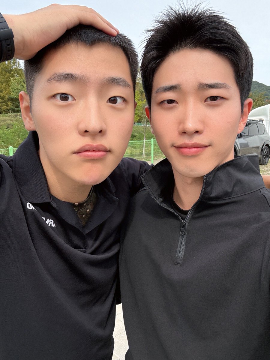GFEntGlobal's tweet photo. TheKingDom • Weverse • 261003

DANN 💬: Good to see you brotha. 

#DANN #단 #MUJIN #무진 
#TKD #TheKingDom #더킹덤 https://t.co/nRxik7m7l2