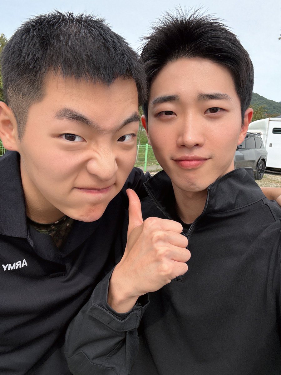 GFEntGlobal's tweet photo. TheKingDom • Weverse • 261003

DANN 💬: Good to see you brotha. 

#DANN #단 #MUJIN #무진 
#TKD #TheKingDom #더킹덤 https://t.co/nRxik7m7l2