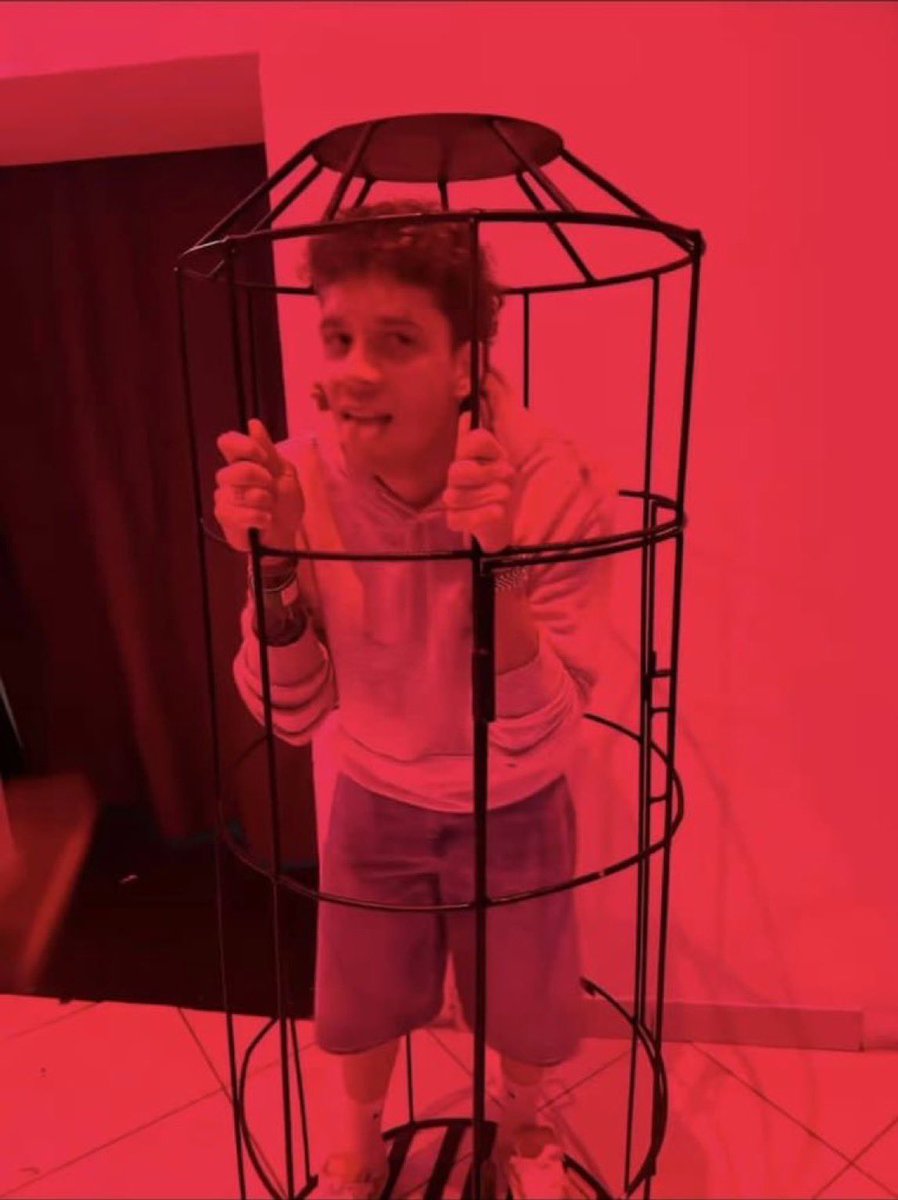 vrooom_vroommm's tweet photo. bringing back #TheCage LOCK IN. https://t.co/Ng4VmDnrqa