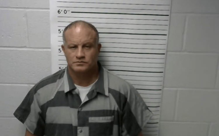 Suzierizzo1's tweet photo. A candidate is on bond after being charged with two counts of second degree rape is now set to become the Chief of Police in Louisiana.Chris Paul was accused of raping two 13 year old girls 20 years ago.He’s currently running unopposed in the Village of Elizabeth in Allen Parish. https://t.co/DtKgUsQCL8