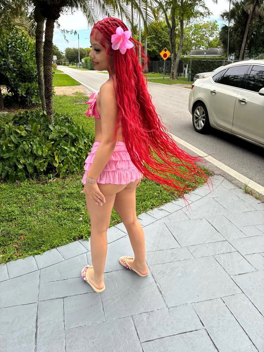 rileywilley's tweet photo. hi #miami https://t.co/dWqZLP8YIf