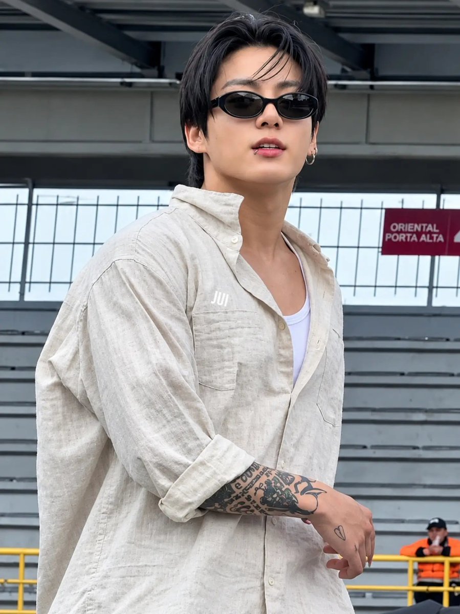 Jungkoo_gukkk97 tweet picture