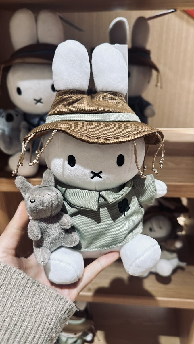 cupidcome888's tweet photo. 와 호주 한정? 미피 새로 나온거 미친 ㅈㄴ 개귀여움 키링도 디테일 다 있고 아 https://t.co/pvbS8prMe2