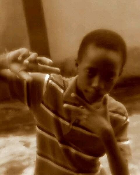 Donfx4life's tweet photo. Young mind, bug dreams. 

9yrs ago 😭🥺 

I'm very grateful for growth.
Still tryna make mama proud.🤞

#Donfx #consistency #GrownUpKid https://t.co/j6lPmyCuwc