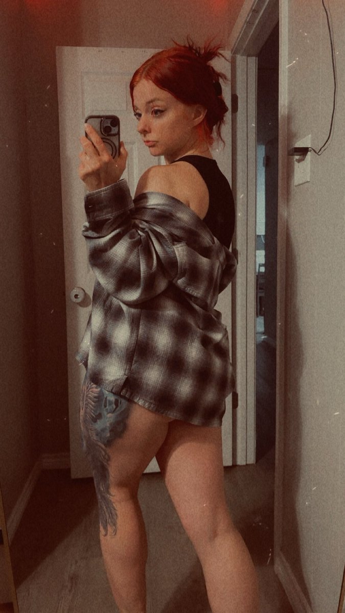 LucyFordc3's tweet photo. Flannel freak 👹🤓 https://t.co/OnhfTdbQkJ