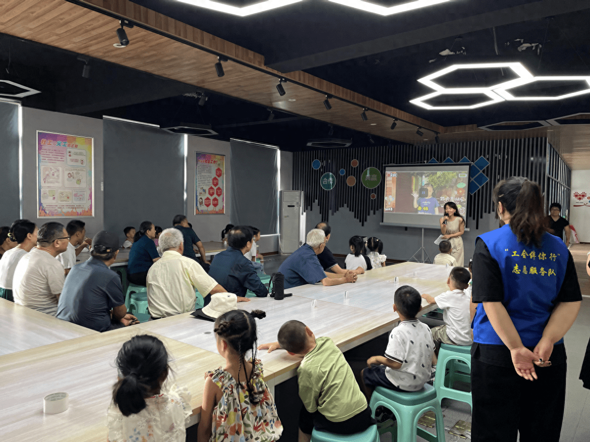 cyn76975's tweet photo. [The side of the hall is bustling, with folks yelling and debating, showing a lively scene of collective discussions about the charitable cause!] https://t.co/vhclezsXJo