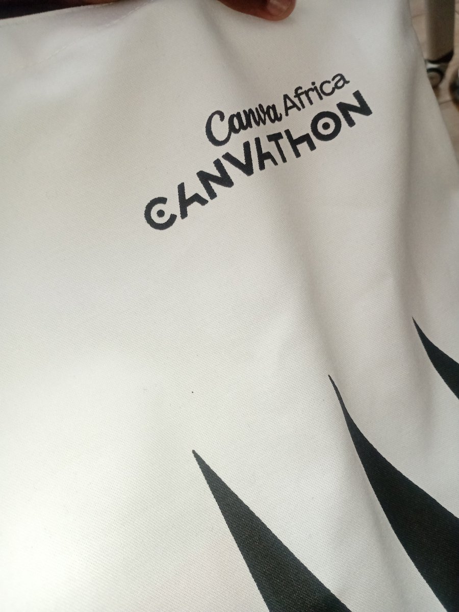 busypaps's tweet photo. The Canvasation is Canvacingg!!!! #CanvathonAfrica254 #canvaAfrica #Canvathon https://t.co/iXpYGEQ0nq