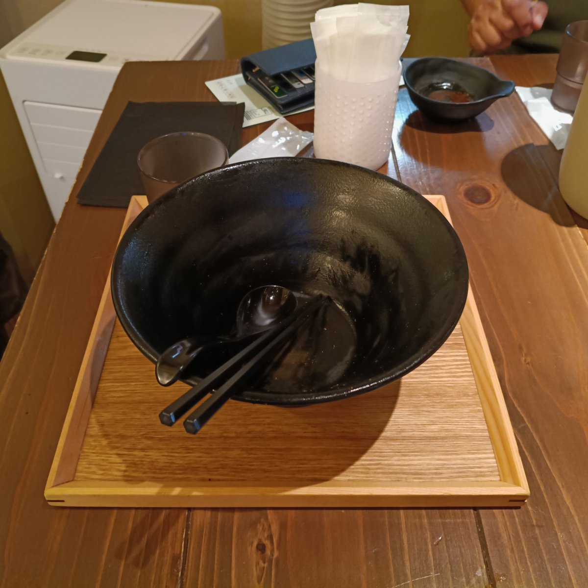 LivingHomes4's tweet photo. 今日の昼ご飯

某麻辣湯専門店@扇町
大阪市北区天神橋3-5
麻辣スープ(2辛)に具材360g1,440円也

店出来まくってるから食べてみるけど
流行ってる理由がよぉ分からん食べ物

ご馳走様でしたm(. . )m

#フードロス削減 #天神橋筋商店街 #マーラータン https://t.co/MWr8I24UoA