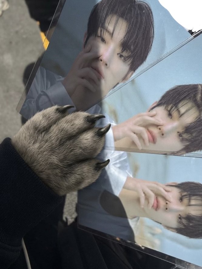89lovers_'s tweet photo. 럭드 네번햇는데 민기엽서가 세장이나 왓어요 https://t.co/zbclz8HTgK