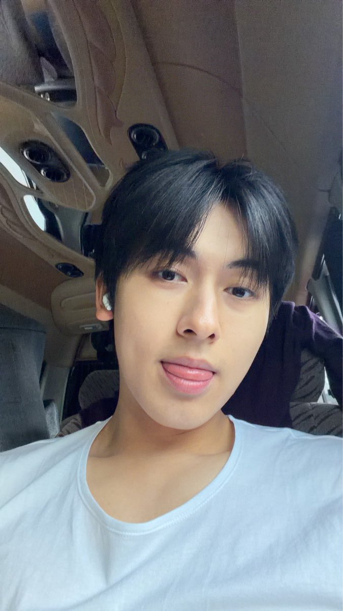 PROXIE_Official's tweet photo. เสื้อยืดตัวโปรด คอย้วย

#พ้อกสีขอยึดพื้นที่สักวันนะเบบี
#PROXIE_SpiritsAwaken
#PROXIEGorn #PROXIEth
#bROTHERSMUSIC https://t.co/fGSRavdzUO