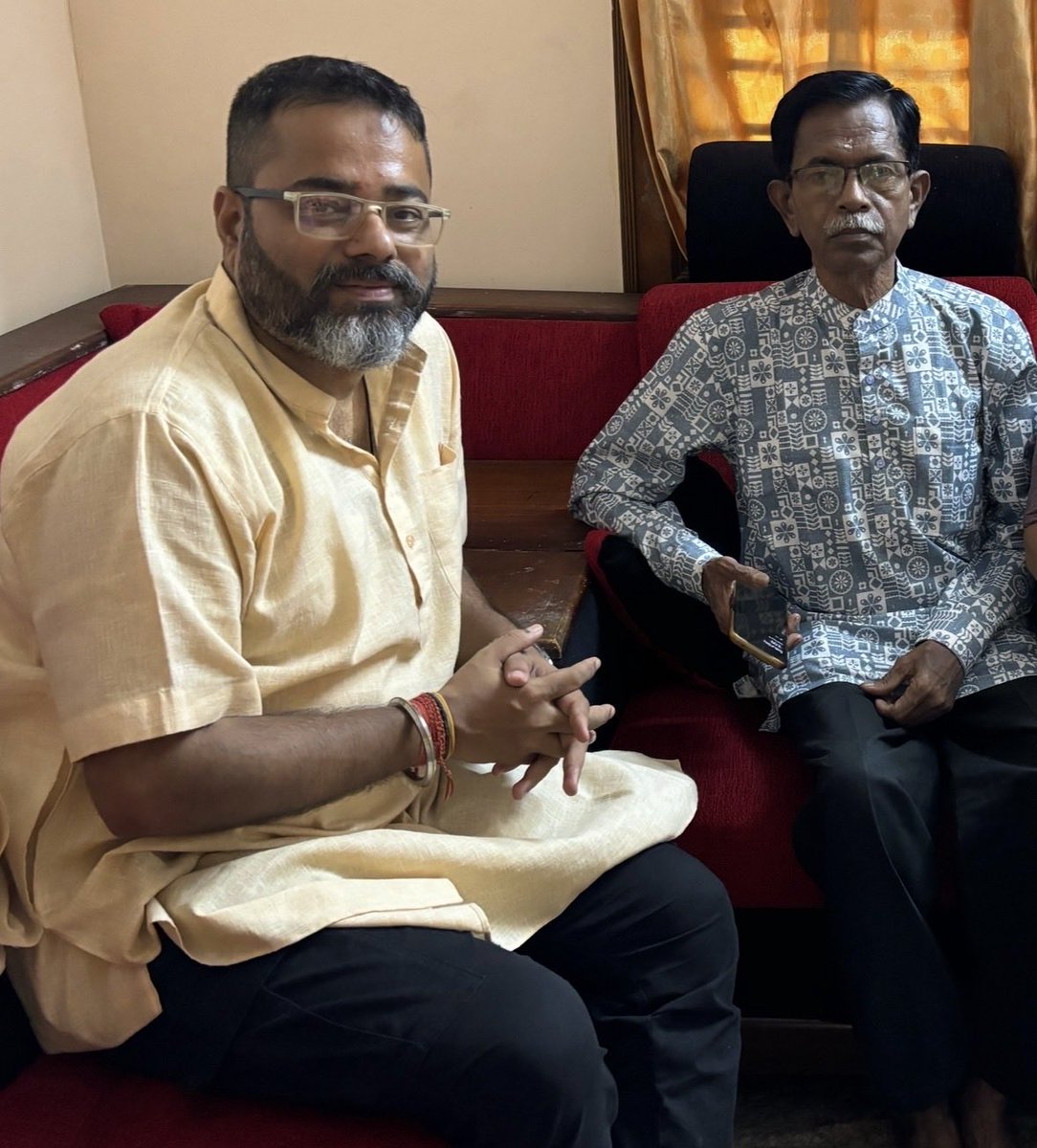 tony_karyakarta's tweet photo. Warm Birthday Wishes to Sri @mohandastg ji, may blessings of Maa Kamakhya🚩will always be with you 🙏 https://t.co/jXGVZ0vZC4