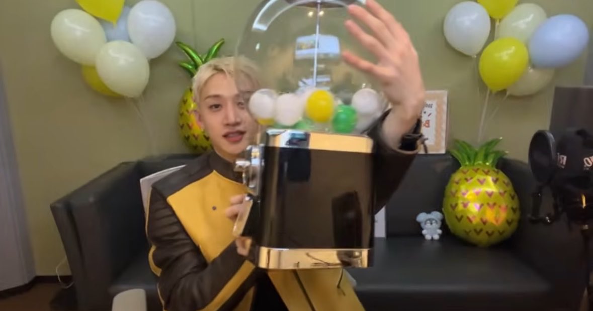 stryzkids's tweet photo. as bolinhas verde e amarelo o tema abacaxi pq também é verde e amarelo ele falando do brasil que é verde amarelo e citando o passinho do jamal que é do brasil que como eu disse é verde e amarelo gente vcs precisam ver os SINAIS. https://t.co/9VlUIuYMVP
