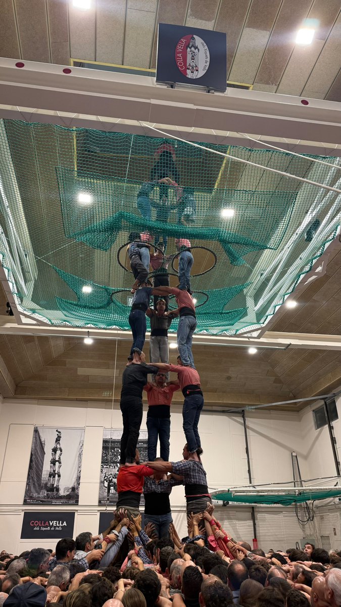 revistacastells's tweet photo. Últims assaigs amb sensacions altament positives.
▶️ Les proves d'ahir divendres al Figarot, Portal Nou, carrer d'en Gassó i Palau de Congressos (Cós del Bou)
✍️ @santiterraza1 
👉 https://t.co/qr5735zfPH
#castellers #castells https://t.co/svbA05dDdo