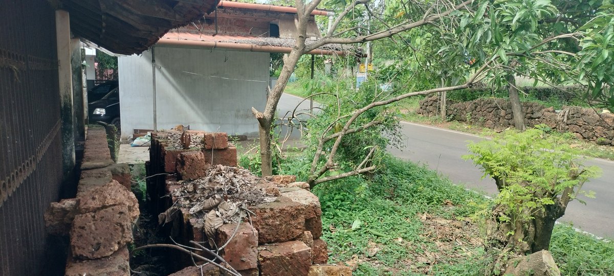 tv_8730721's tweet photo. @gulf_news @GulfNewsWorld #seniorcitizens and #NRI are targetted in #Talipramba #Kerala by #landmafia supported by local #politicians.#RTI unearthed that #Subdivisonalmagistrate #notes & #reports missing in the files.The #statuory authorities busy #suppressing the #case #irregula https://t.co/fJaGeSnfli