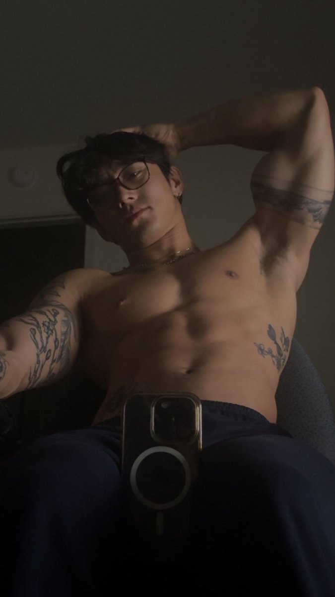 briannguyen_'s tweet photo. talk to me. i want you https://t.co/QixMs3FGdM
