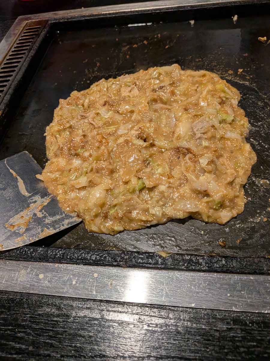 fCI4ze2SS1d7eCc's tweet photo. 今日のお昼はもんじゃ焼き😋

広島が故郷なので大人になって、夫と浅草で初めて食べた😃
お店の方が焼いてくれて食べ方も教えてくださり、戸惑う事もなく美味しく食べた事を懐かしく思い出す😇

ちなみに今日は自分で焼きました
ごちそうさまでした💞
#もんじゃ焼き https://t.co/q5Samt4jEX
