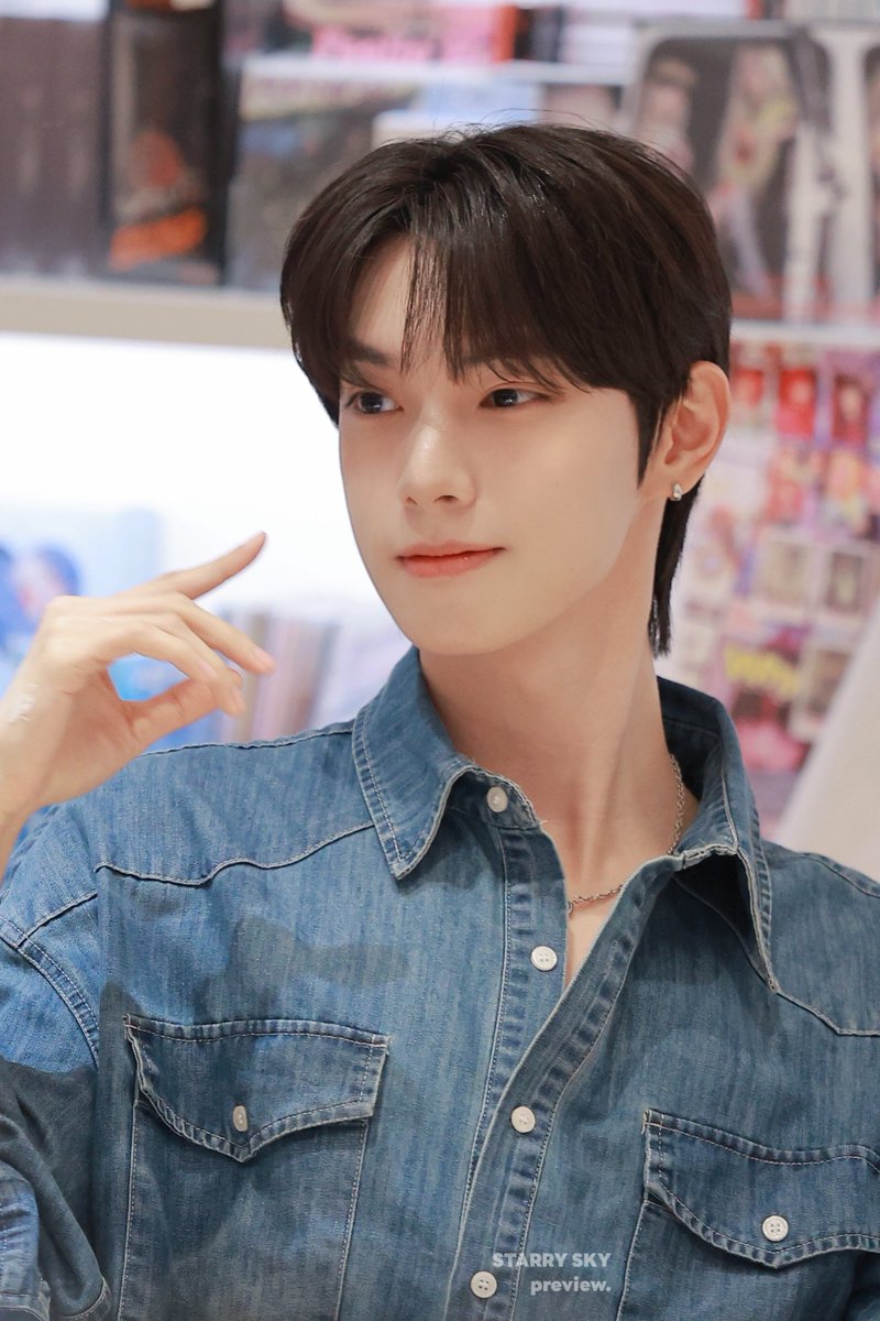 StarrySky_liyu's tweet photo. 261003 케이몬스타

#최립우 #CHUEILIYU 
#립우 #崔立于 
#FLAREU #플레어유 https://t.co/yPjuL7Mi3U