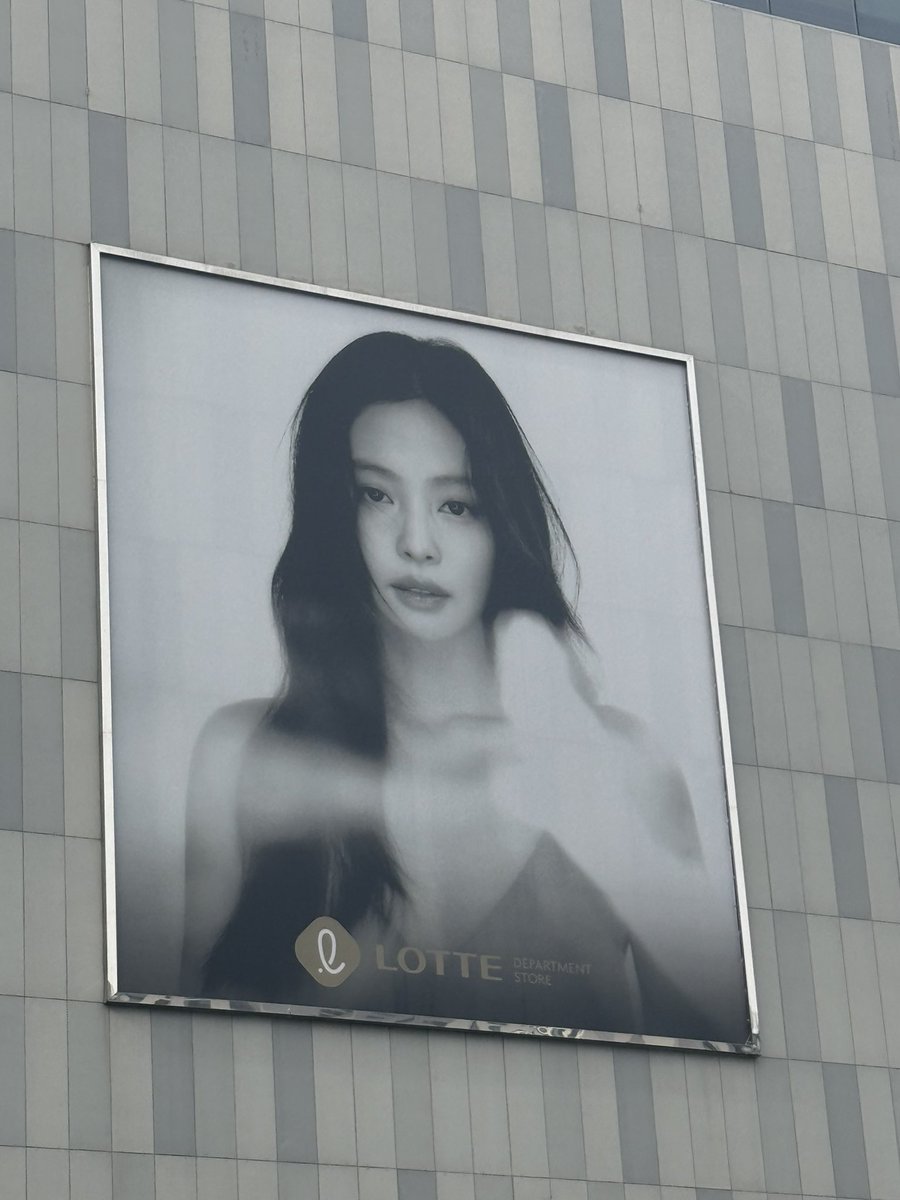 jenrubyjisoo's tweet photo. 진짜 너무 예뻐서 헉 햇음 
진짜 롯백 매출 많이 오르겟다~~~ https://t.co/eGtbnMbA0t