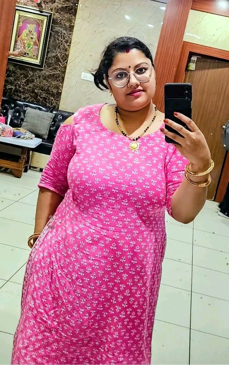 MayaShri0's tweet photo. आपकी बाहों में आते ही मेरा दिल भी बेकाबू हो जाता है… ❤️‍🔥👉🏼https://t.co/1qloGZsera👉🏼 videos pic's voice msgs not allowed argent or oficial chat only welcome guys my group join me🥰❤️ https://t.co/y1Bu2jjVjD