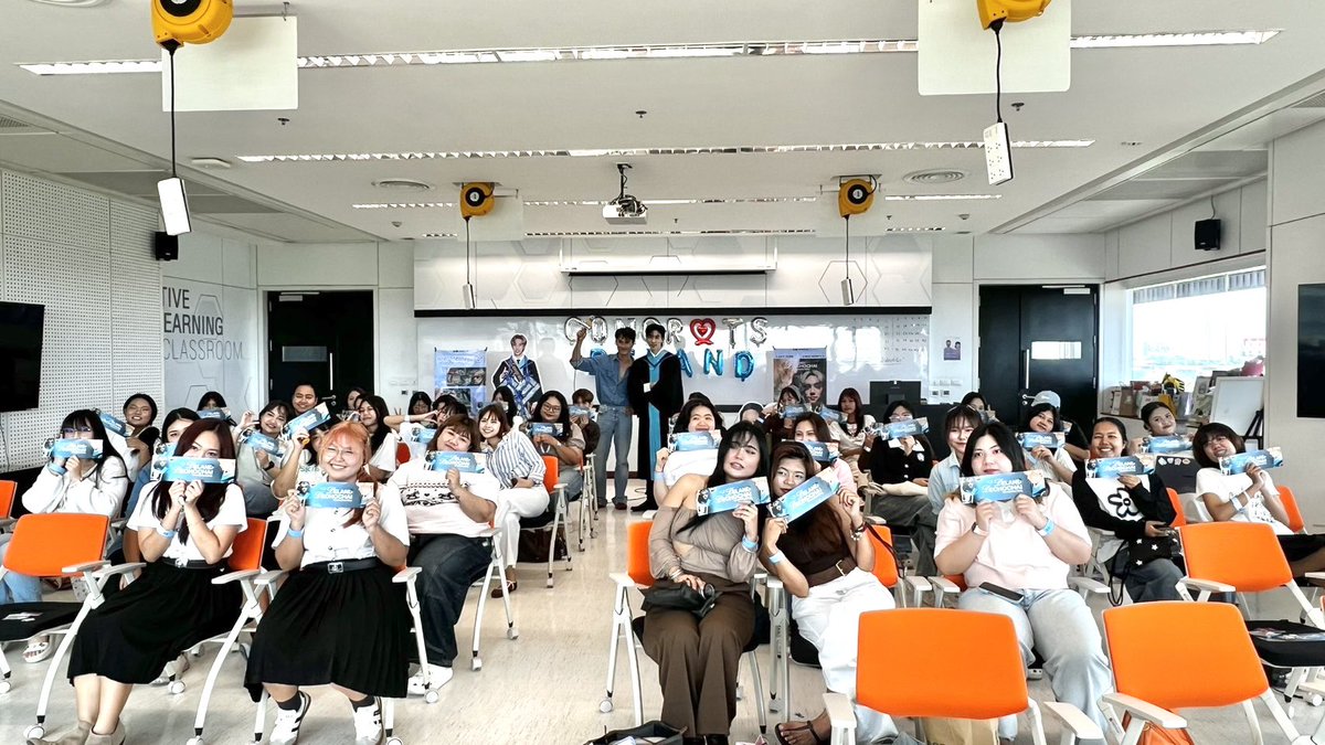 Deland_FC's tweet photo. รูปรวมวันนี้ค่าาา 🐶✨

ทางบ้านเบสต้องขอขอบคุณทางมหาลัยที่ให้ใช้พื้นที่อีกครั้งนะคะ 

หากมีข้อผิดพลาดประการใดบ้านเบสต้องขออภัยและขอบคุณทุก ๆ คนที่มาร่วมงาน #DelandGraduationDay ของน้องดีแลนด์ในวันนี้มาก ๆ นะคะ U・ᴥ・U  ✩🎓

ไว้พบกันใหม่โอกาสหน้าและงานหน้าๆค่า ✨ https://t.co/qeN1qJHjL1