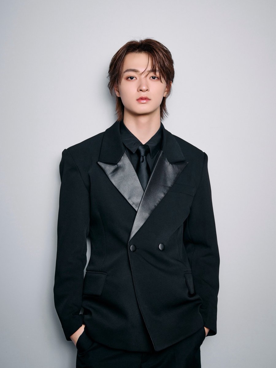 cute61star's tweet photo. #STARGLOW #RUI  
#ViVi国宝級イケメンランキング https://t.co/KQvC7quXlq