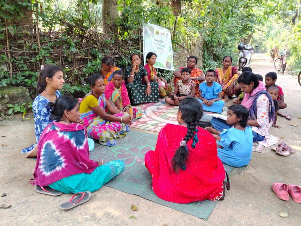 JjmMayurbhanj's tweet photo. #Siksha_Chaupal brought the community together to discuss village #SustainableDevelopment , #RightToEducation, prevention of #ChildLabour and #ChildMarriage. Together, let’s create awareness, protect  #ChildRights.

#CommunityLedDevelopment https://t.co/wyaB5MtavX