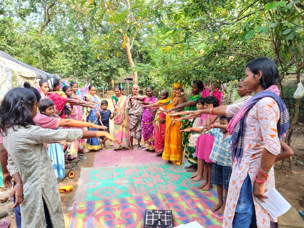 JjmMayurbhanj's tweet photo. #Siksha_Chaupal brought the community together to discuss village #SustainableDevelopment , #RightToEducation, prevention of #ChildLabour and #ChildMarriage. Together, let’s create awareness, protect  #ChildRights.

#CommunityLedDevelopment https://t.co/wyaB5MtavX
